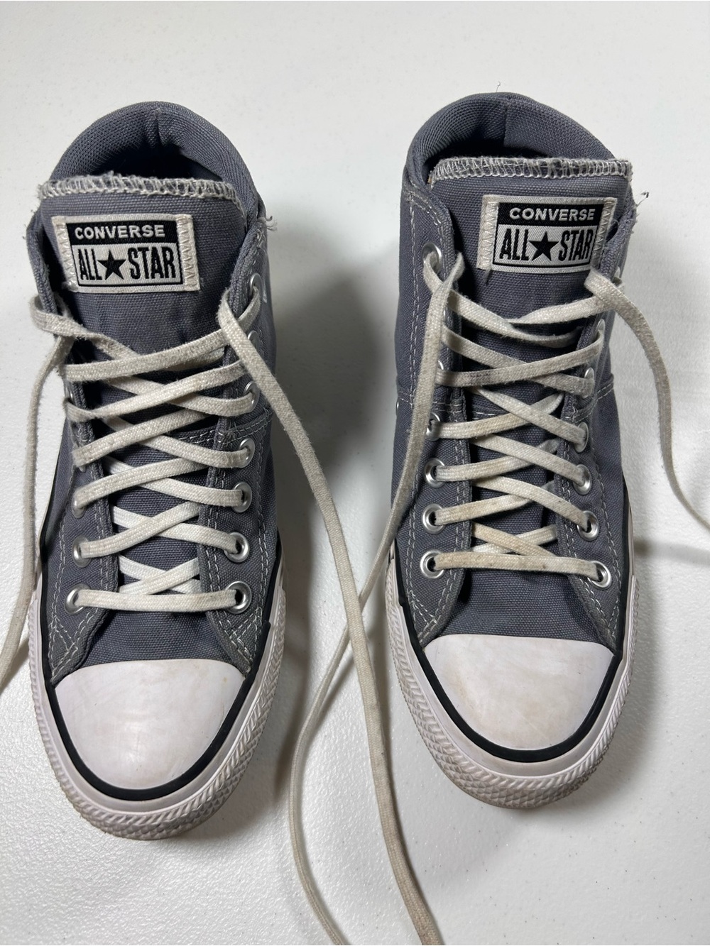 Converse Womens 8 US Gray High-Top All Star Sneakers